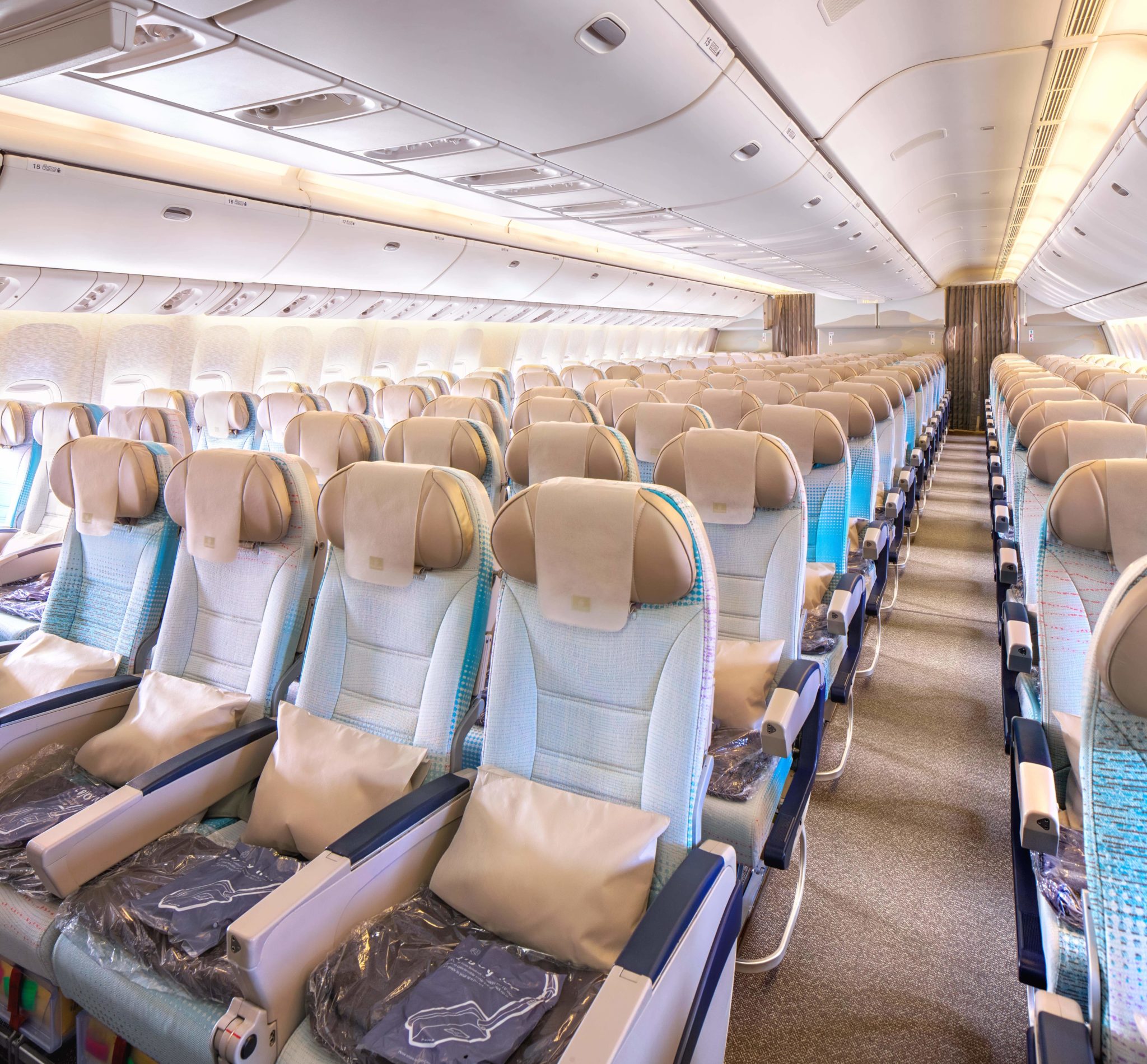 Emirates Unveils New Business Class Layout For Their Boeing 777-200LR ...