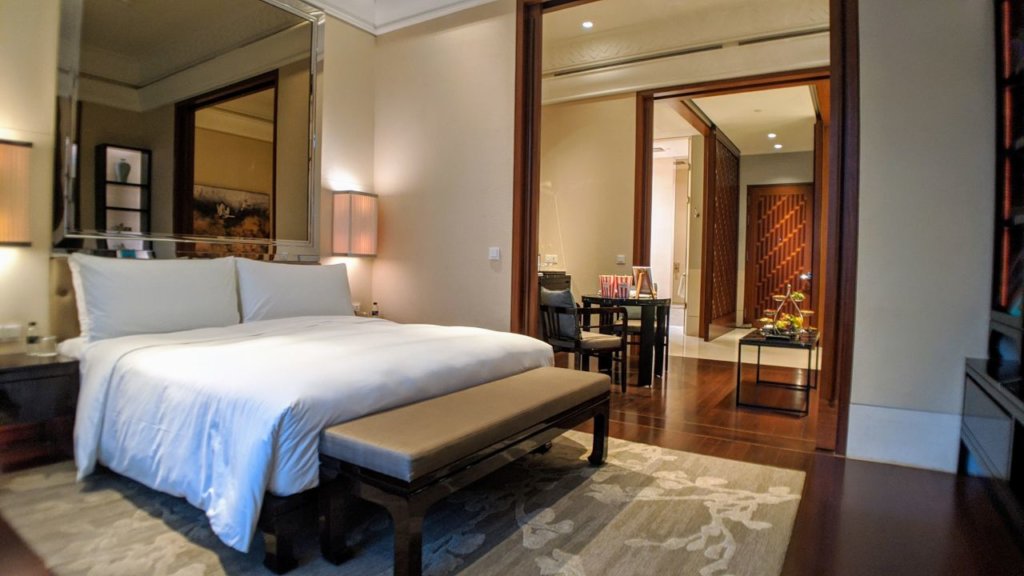 Excellent rate: Just S$265 nett for a Capitol Kempinski Hotel Deluxe ...