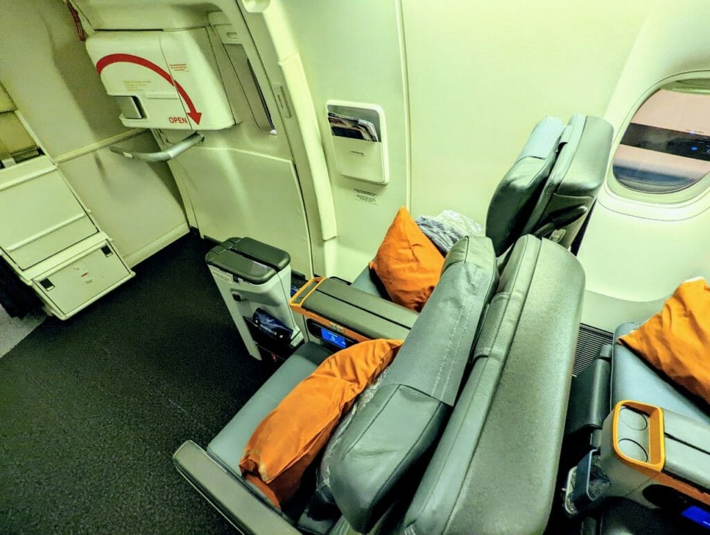 Complete Guide Singapore Airlines seat selection fees The MileLion