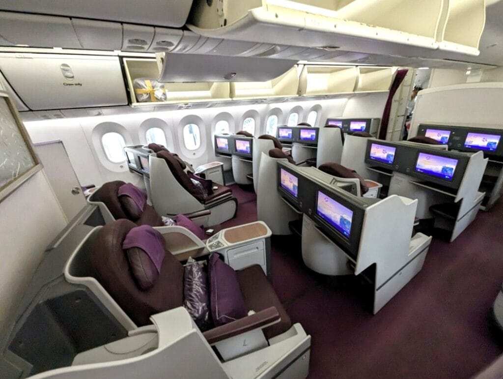 Review: THAI Airways B787-8 Business Class (SIN-BKK) - The MileLion